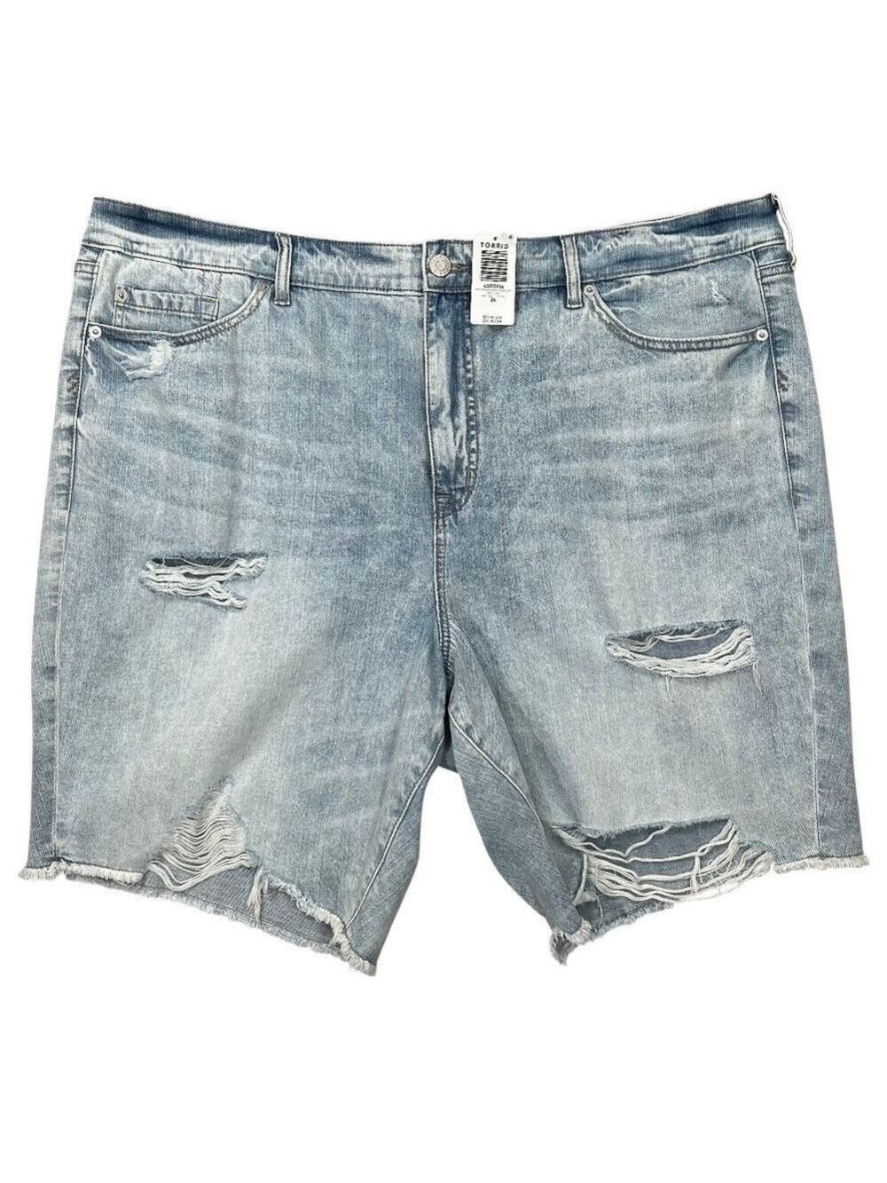 Torrid NWT Distressed Bermuda Shorts Light Wash Size 26